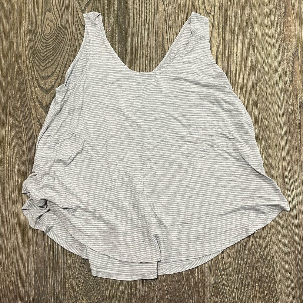 Old Navy Tank Top Sleeveless V-Neck Wide Straps Casual Striped Gray Large